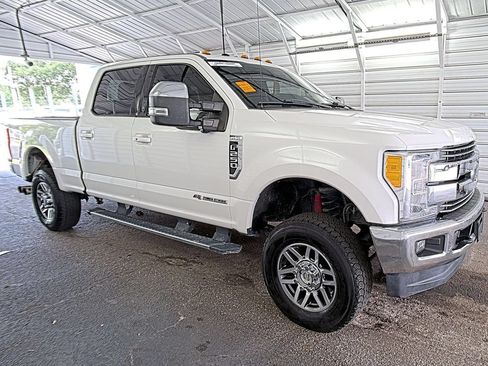 Used 2017 Ford F250 Lariat w/ Lariat Ultimate Package AWD/4WD image 1