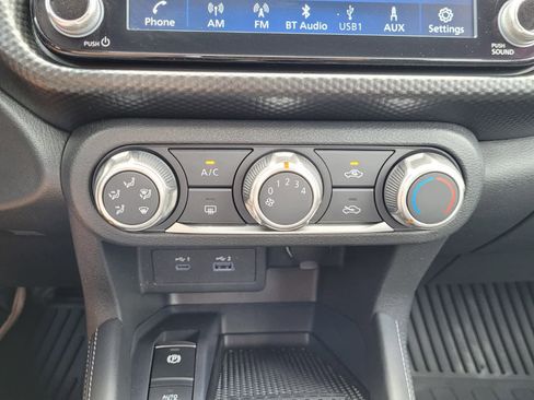 Used 2023 Nissan Kicks SV image 10