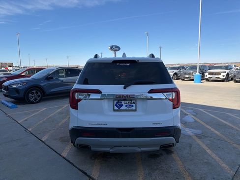 Used 2023 GMC Acadia SLT w/ Technology Package image 6
