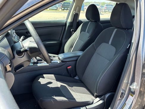Used 2025 Nissan Sentra SV FWD image 6