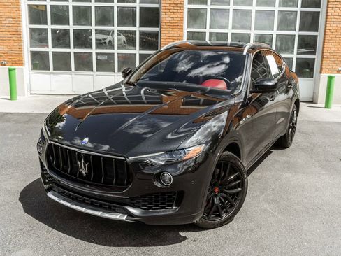 Used 2017 Maserati Levante S AWD/4WD image 2