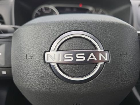 Used 2025 Nissan Rogue SV FWD image 5