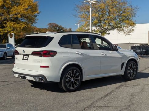 New 2026 BMW X5 xDrive40i w/ M Sport Package image 2