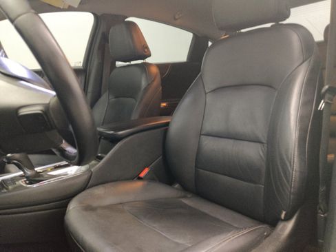 Used 2016 Chevrolet Malibu LT w/ Leather Package FWD image 17