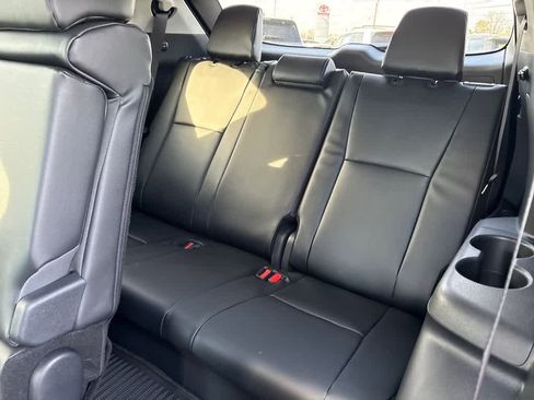 New 2026 Toyota Highlander XLE image 10