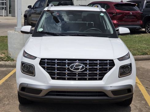 Used 2026 Hyundai Venue SEL FWD image 3