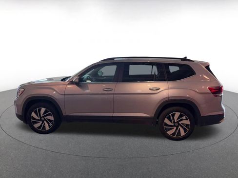 Used 2025 Volkswagen Atlas SE image 9