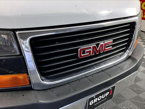 Used 2017 GMC Savana 2500 image 24
