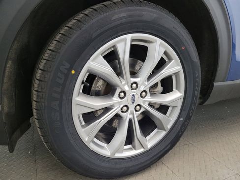 Used 2020 Ford Explorer XLT w/ Equipment Group 202A AWD/4WD image 31