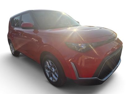 Used 2025 Kia Soul LX w/ LX Technology Package
