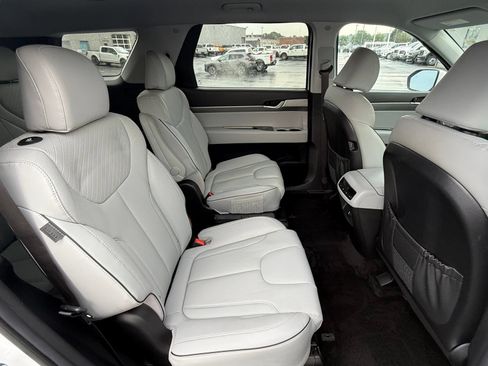 Used 2025 Hyundai Palisade SEL FWD image 16