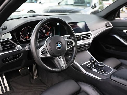 Used 2022 BMW 330i Sedan w/ M Sport Package RWD image 19