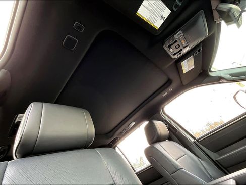 Used 2025 Toyota Sequoia Platinum image 12