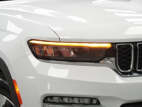 Used 2022 Jeep Grand Cherokee Limited 4xe image 7