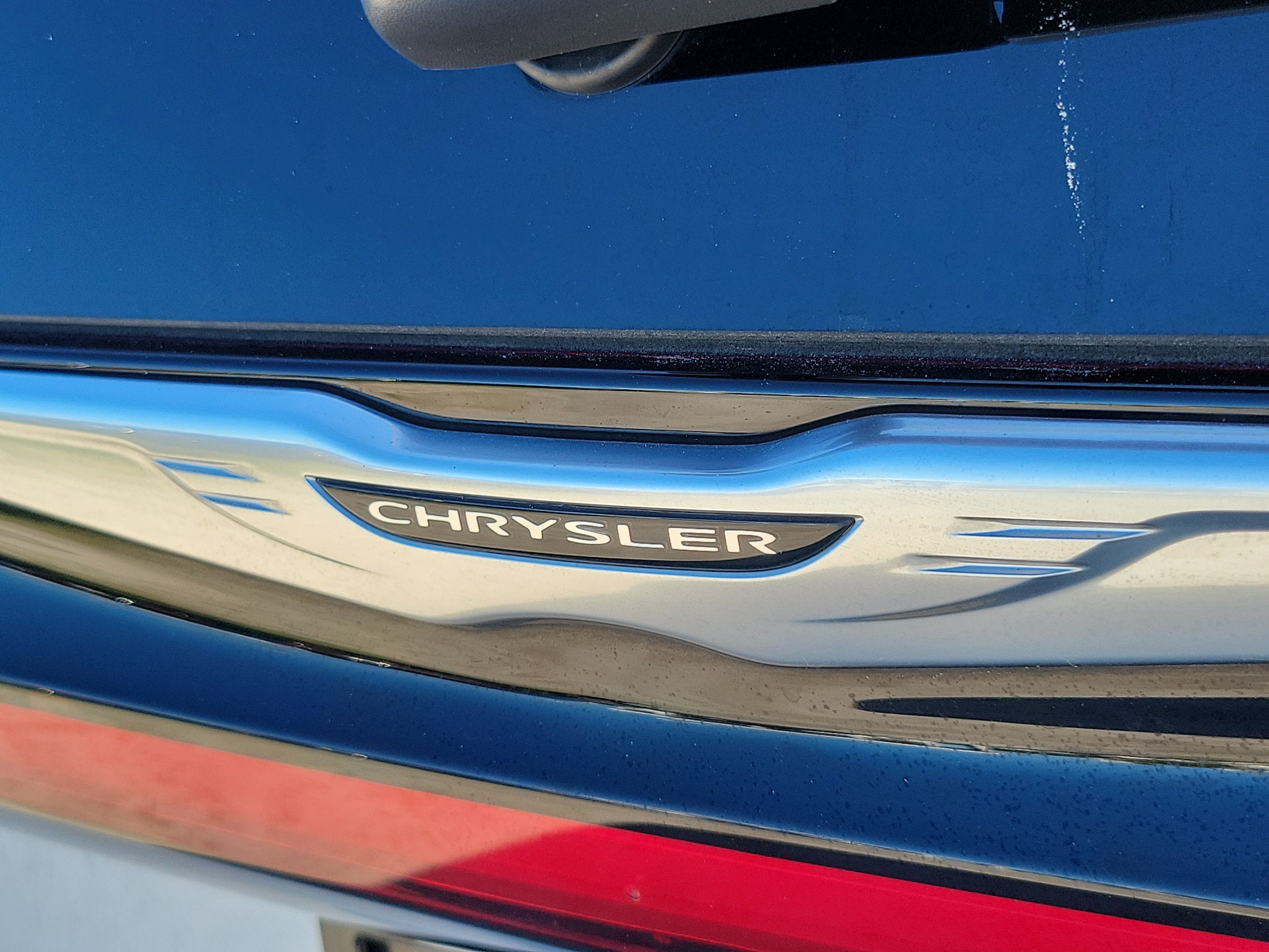 Used 2026 Chrysler Pacifica Select FWD image 6