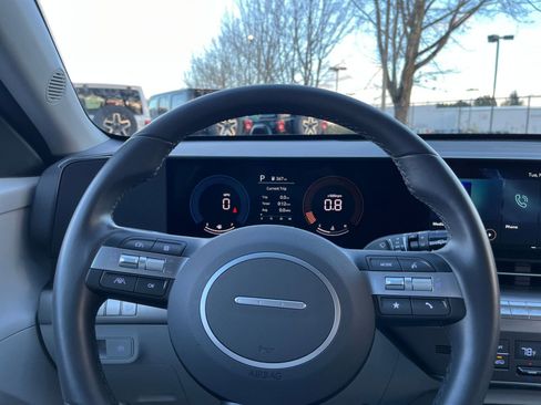 Used 2025 Hyundai Kona SEL image 28