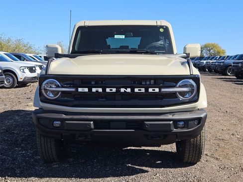 New 2025 Ford Bronco Outer Banks image 2
