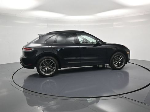 Used 2025 Porsche Macan AWD/4WD image 40