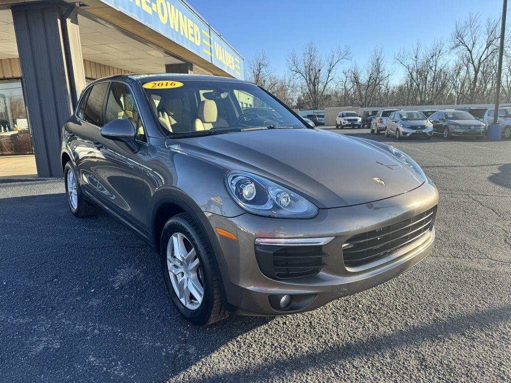 Used 2016 Porsche Cayenne AWD/4WD image 3