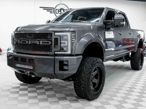 Used 2017 Ford F250 Platinum w/ Platinum Ultimate Package AWD/4WD image 3