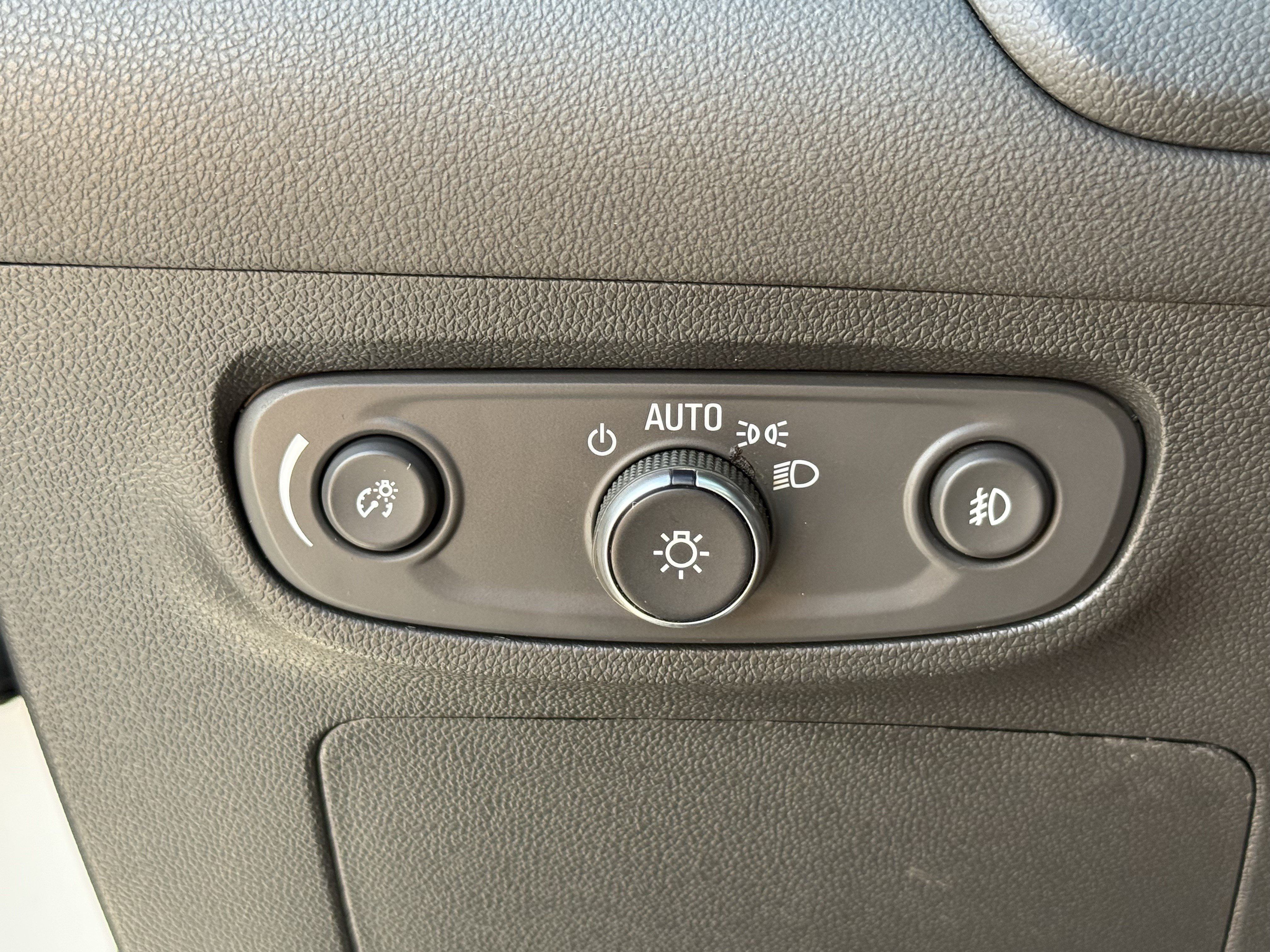 Used 2023 Buick Encore GX Preferred FWD image 25