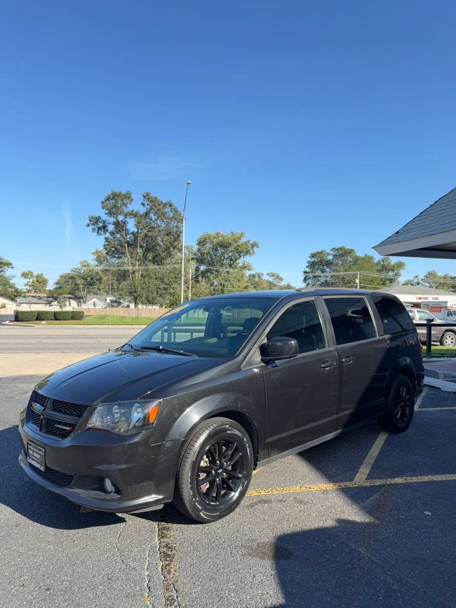 Used 2019 Dodge Grand Caravan GT FWD image 2