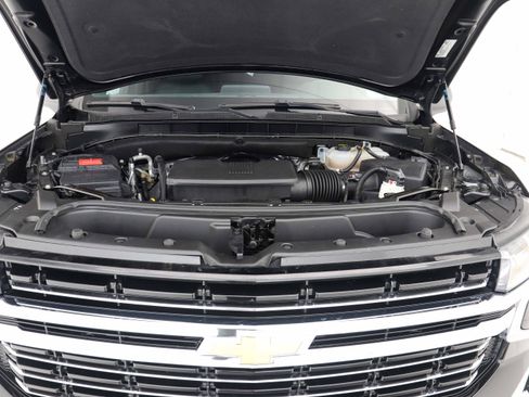 Used 2024 Chevrolet Suburban LT image 33