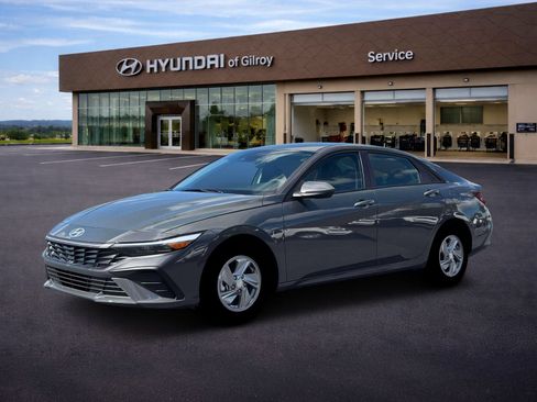 New 2026 Hyundai Elantra SE FWD image 2