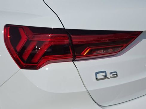 Used 2022 Audi Q3 2.0T Premium AWD/4WD image 38