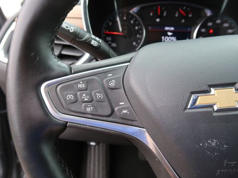 Used 2023 Chevrolet Equinox Premier image 22