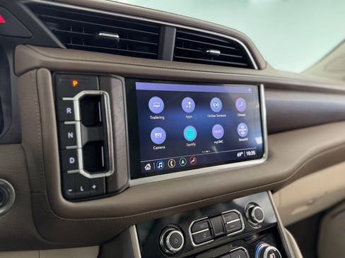 Used 2021 GMC Yukon Denali w/ Denali Premium Package image 26