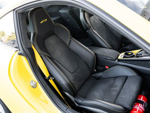 Used 2022 Porsche 911 GT3 image 35