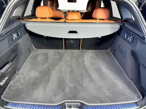 Used 2025 Mercedes-Benz GLC 300 4MATIC image 24