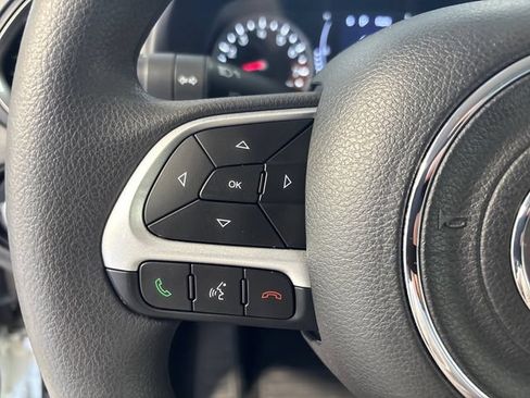 Used 2023 Jeep Renegade Latitude AWD/4WD image 7