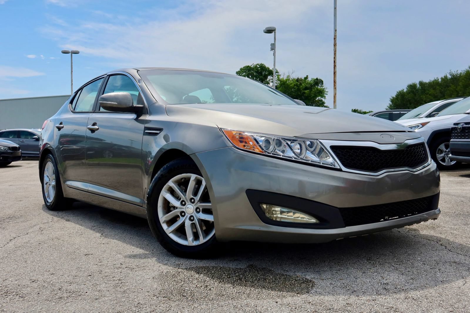 Used 2013 Kia Optima LX w/ Convenience Plus Pkg FWD image 2
