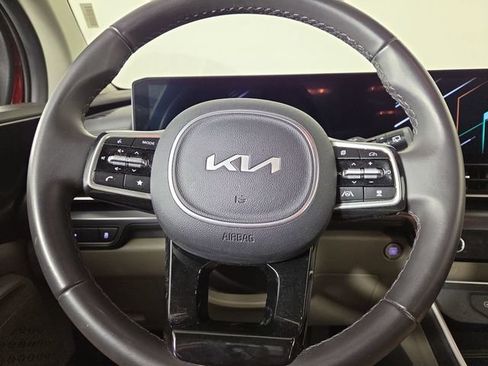 Certified 2025 Kia Carnival FWD image 20