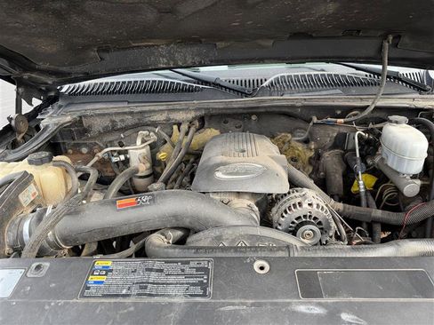 Used 2004 Chevrolet Silverado 2500 LS w/ Skid Plate Package AWD/4WD image 13