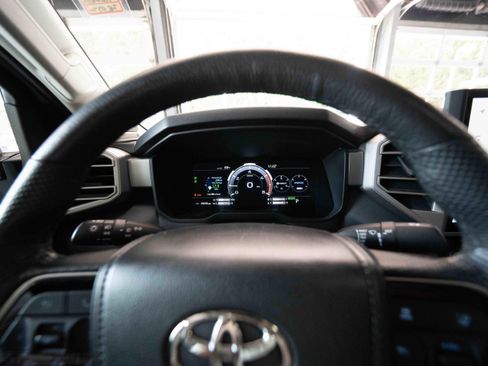 Used 2024 Toyota Tundra Limited AWD/4WD image 15