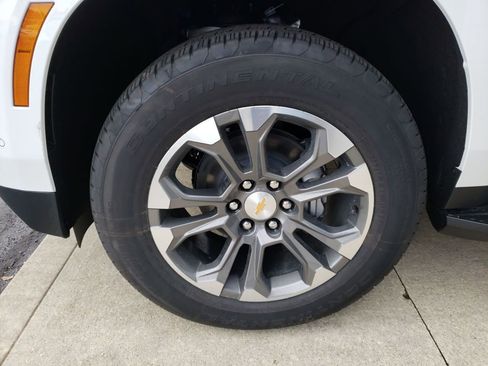 New 2026 Chevrolet Suburban LT w/ Comfort Package image 24