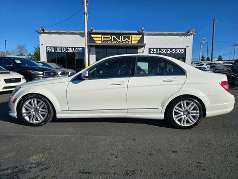 Used 2009 Mercedes-Benz C 300 Sedan image 11