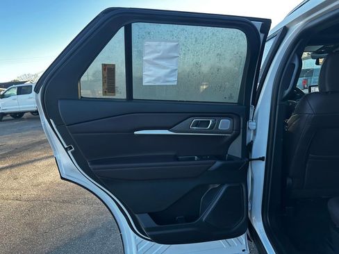 New 2026 Ford Explorer Platinum image 29