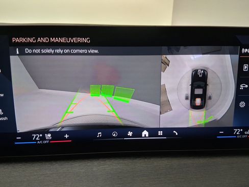 New 2026 BMW 330i Sedan w/ M Sport Package image 25