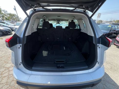 Used 2025 Nissan Rogue SV AWD/4WD image 35