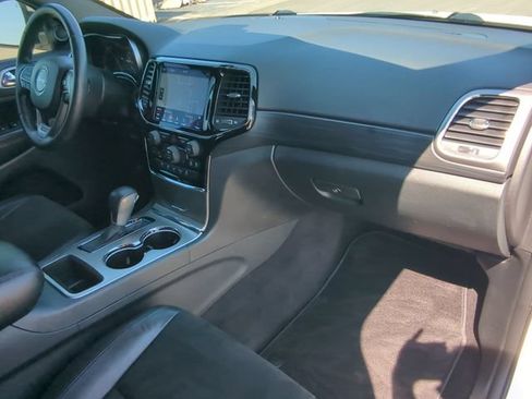 Used 2019 Jeep Grand Cherokee Altitude AWD/4WD image 27