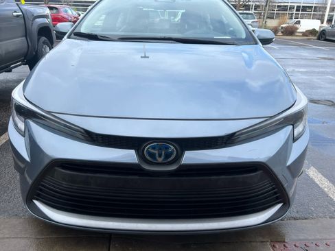 Used 2023 Toyota Corolla XLE image 3
