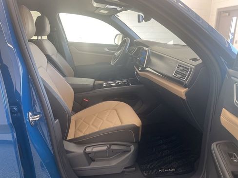 New 2025 Volkswagen Atlas Cross Sport SE image 37