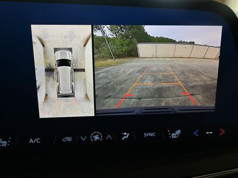 Used 2025 Chevrolet Tahoe LT w/ Comfort Package image 28