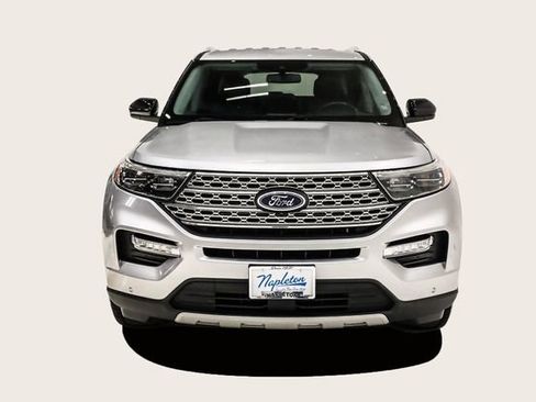 Used 2023 Ford Explorer Limited image 3