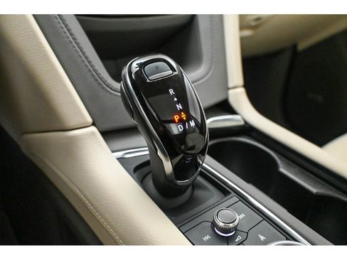 Certified 2025 Cadillac XT5 Premium Luxury image 27