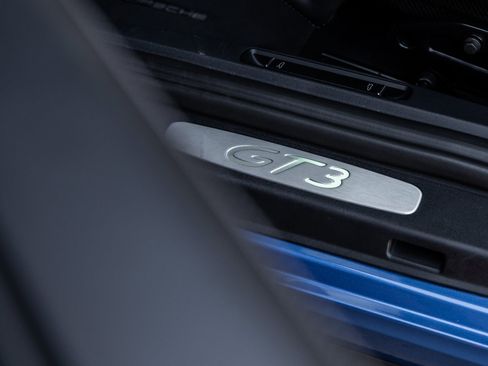 Certified 2018 Porsche 911 GT3 image 29